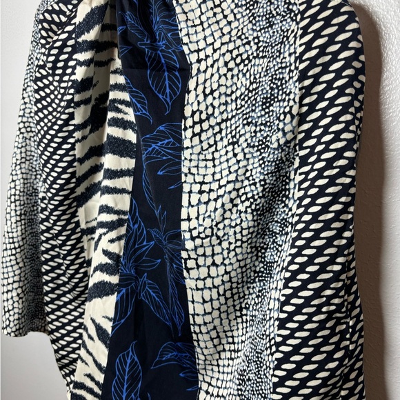 Banana Republic Navy and Blue Patterned halter top S - Picture 3 of 7